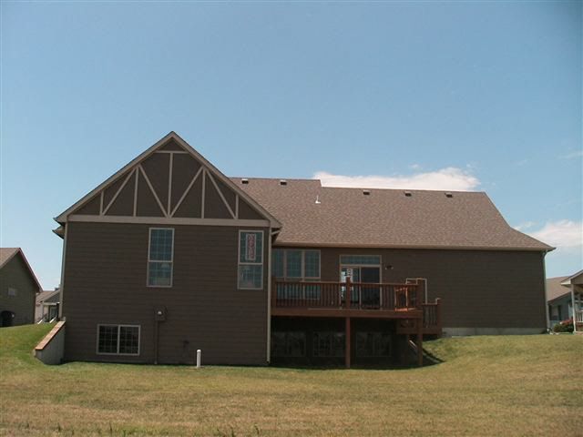 6730 Summerside Pl, Bel Aire, KS 67226