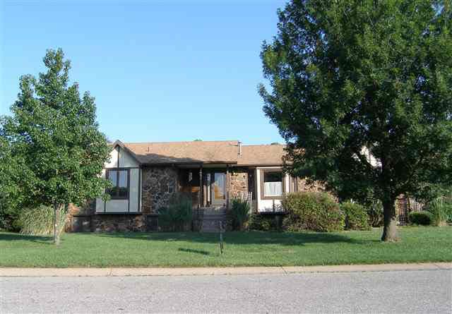 1431 E Warren Ct, Derby, KS 67037