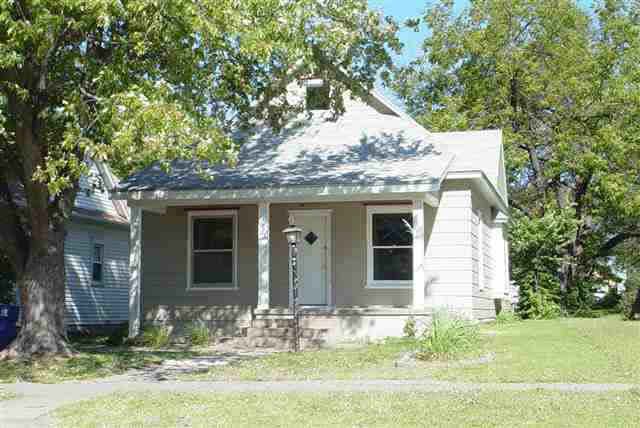 320 E 8th, Newton, KS 67114