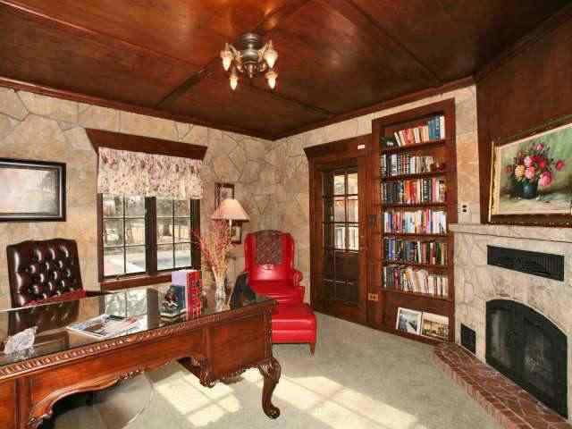 1 Saint James Pl, Eastborough, KS 67206