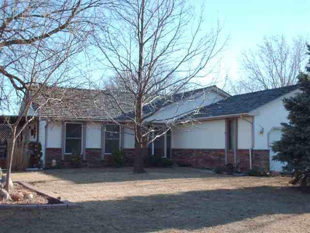 1323 Split Rail Ct, Derby, KS 67037