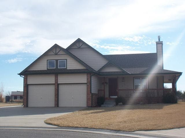 607 Havenwood Ct, Andover, KS 67002