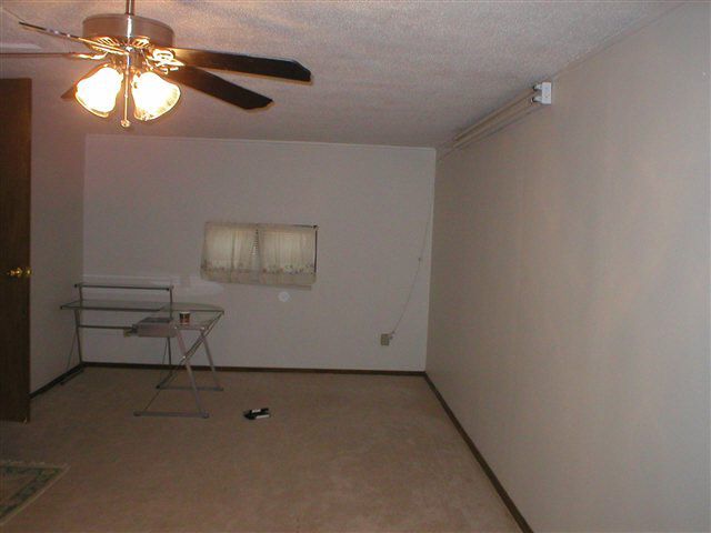 1914 S Pinecrest, Wichita, KS 67218