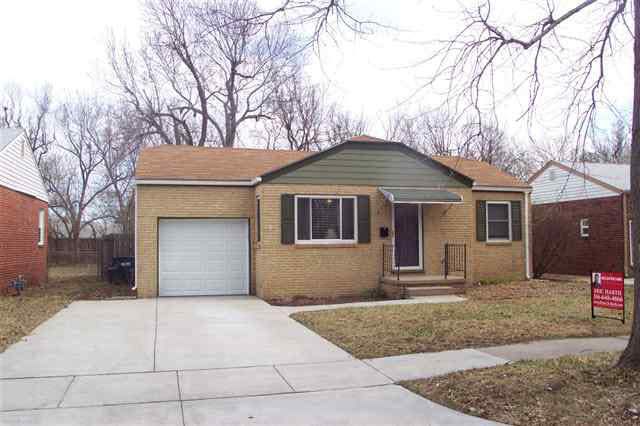 714 S Dellrose, Wichita, KS 67218