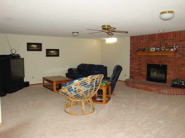 4925 E Willow Point Ct, Bel Aire, KS 67220