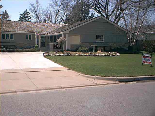 6515 E Farmview, Wichita, KS 67206