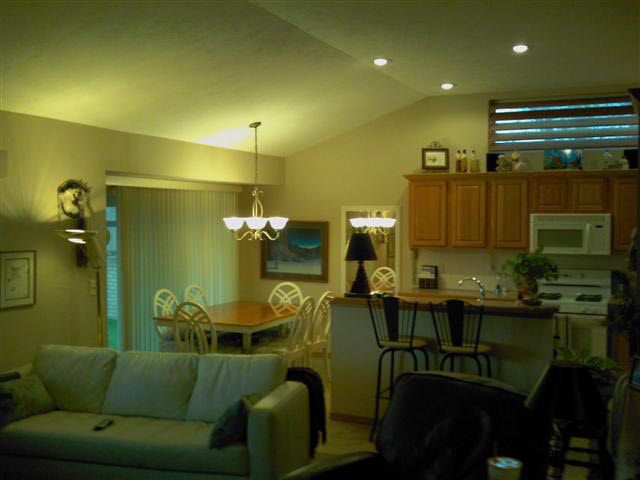 803 Surrey Ln, Maize, KS 67101