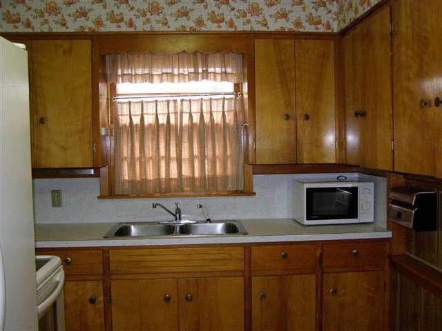 2033 S Estelle, Wichita, KS 67211