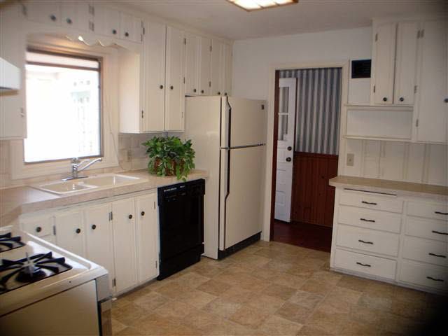 5836 E Blueridge, Wichita, KS 67208