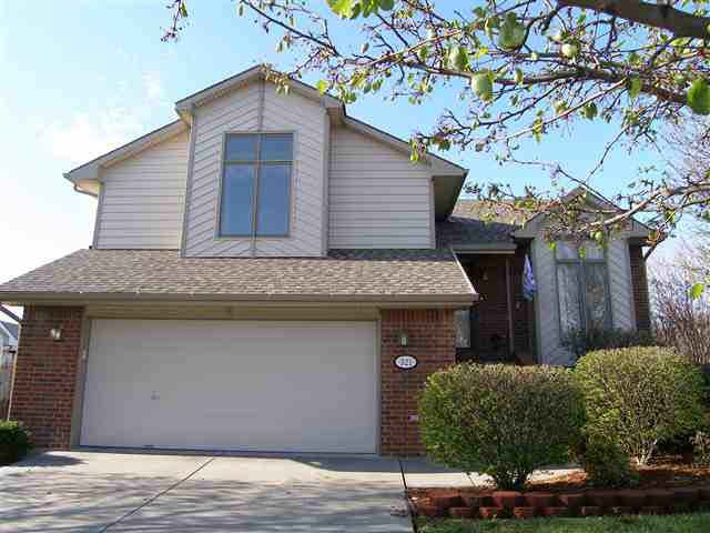 321 E Wild Plum Rd, Derby, KS 67037