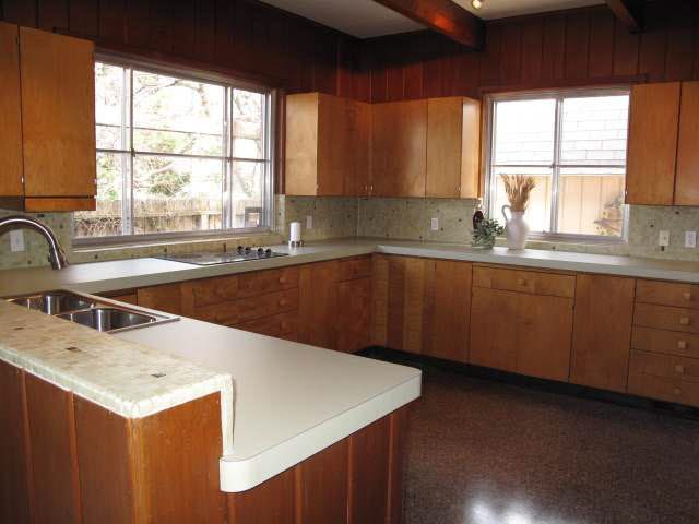 3615 E Mossman, Wichita, KS 67208