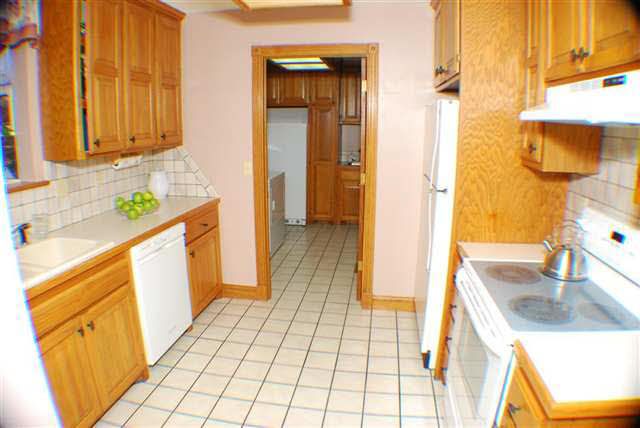 900 Whippoorwill Rd, Derby, KS 67037