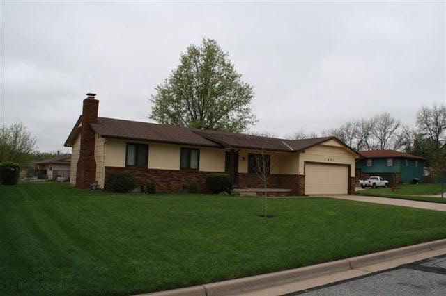 1001 E Hackberry, Derby, KS 67037