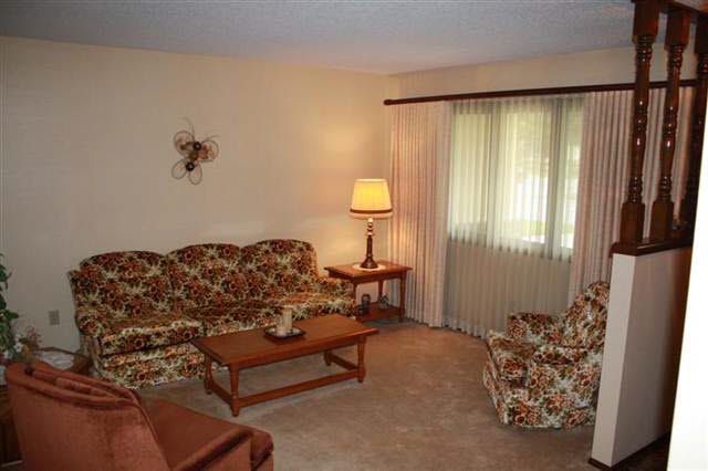 1001 E Hackberry, Derby, KS 67037