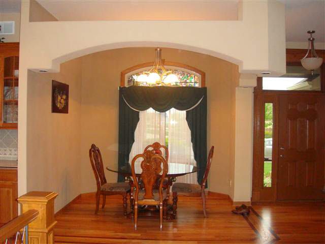 8110 E Old Mill Ct, Wichita, KS 67226