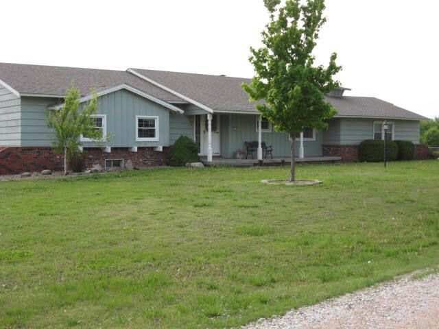 815 S Daisy Ln, Andover, KS 67002