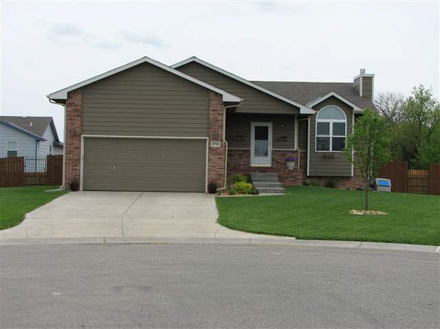 1714 Buckeye Ct, Andover, KS 67002