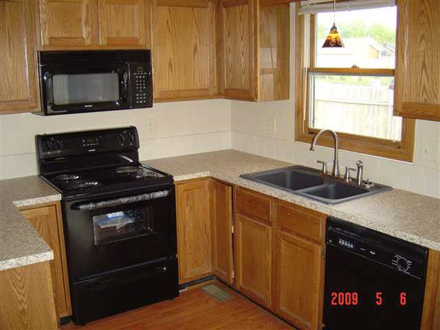 6325 W 35th, Wichita, KS 67215
