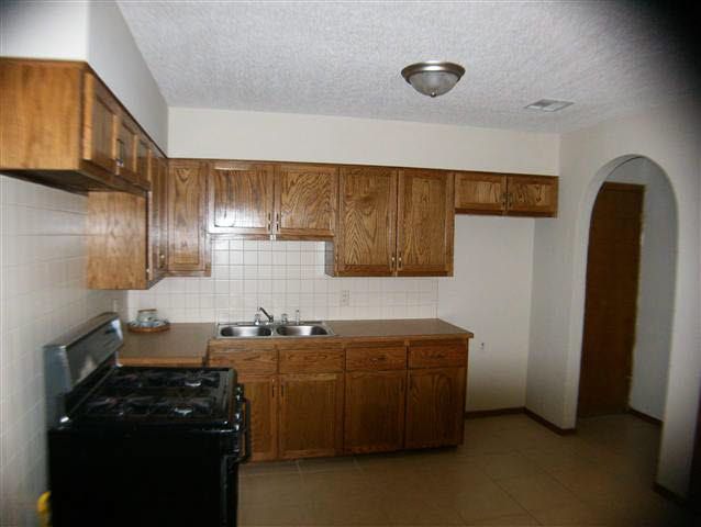 2033 E Blake, Wichita, KS 67211