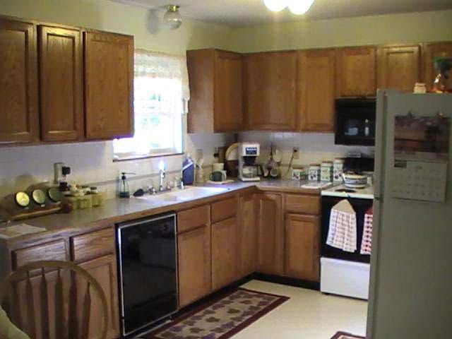 209 N 3rd St, Mulvane, KS 67110