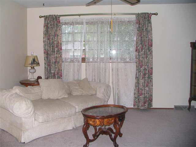 6106 E Edinburg, Bel Aire, KS 67220