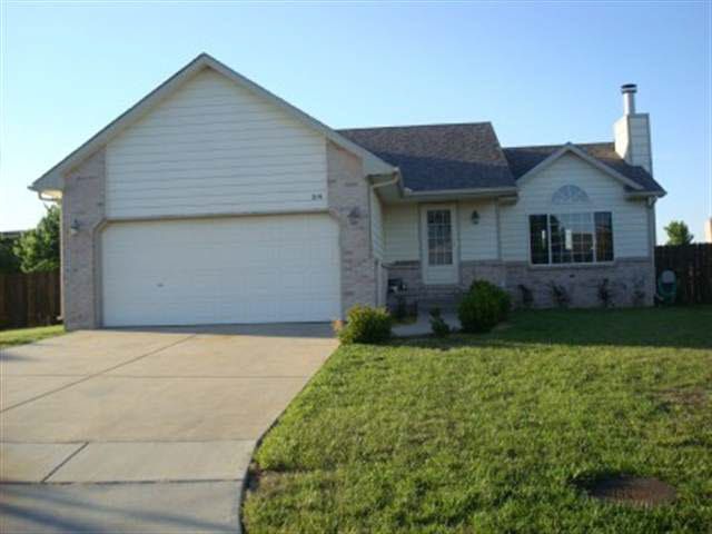 214 E Creekstone, Mulvane, KS 67110