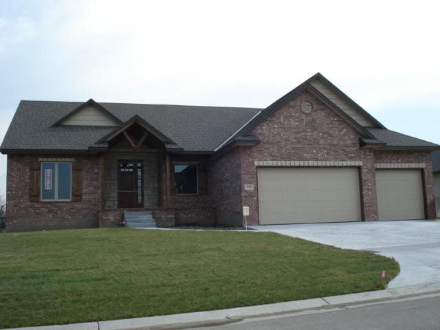 621 W Conerstone Ct, Andover, KS 67002