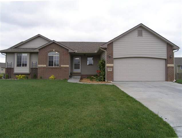 2712 Keys Ct, Derby, KS 67037