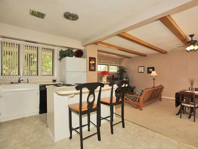 5727 E Memphis, Bel Aire, KS 67220