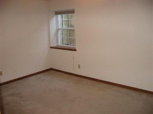 5540 E 37th St N, Bel Aire, KS 67226