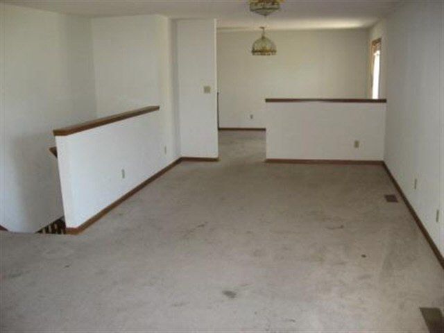 5540 E 37th St N, Bel Aire, KS 67226