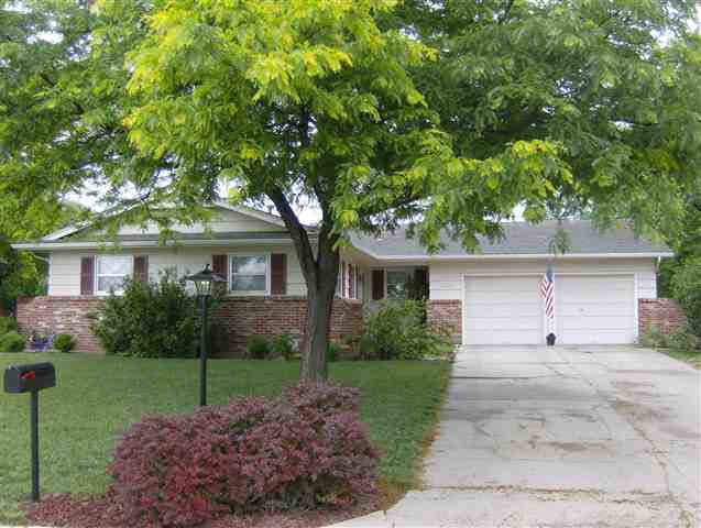 1104 SE 3rd, Newton, KS 67114