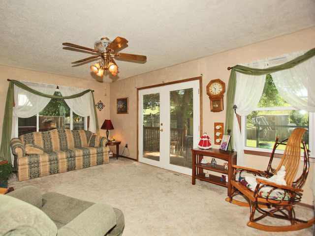 1232 N Sunset Dr, Mulvane, KS 67110