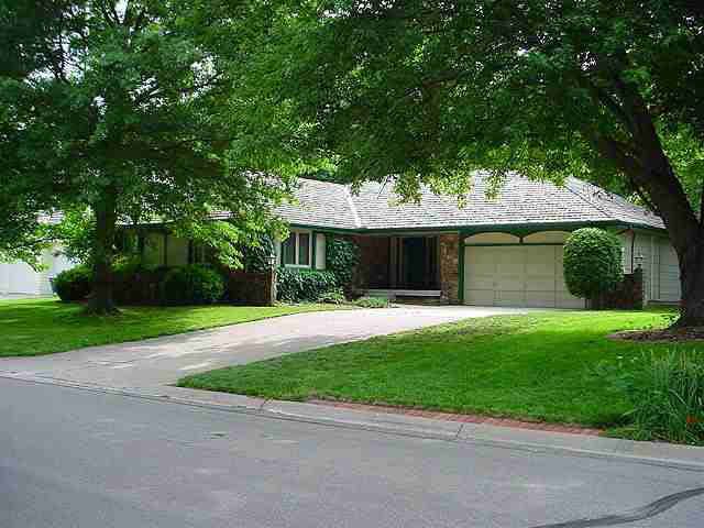 213 S Brook Forest, Derby, KS 67037