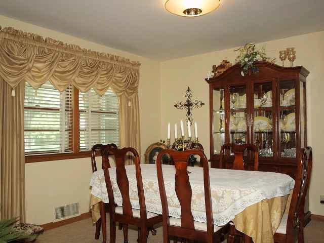 558 Brookhaven Dr, Wichita, KS 67230