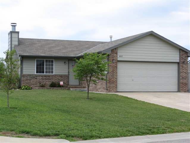1657 Springfield St, Goddard, KS 67052