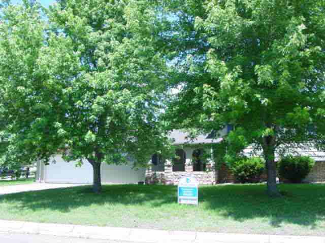 716 Stadium Dr, Augusta, KS 67010