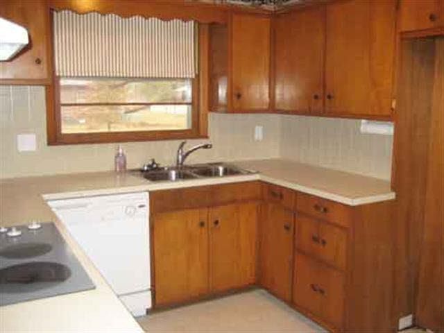 3253 N Porter, Wichita, KS 67204