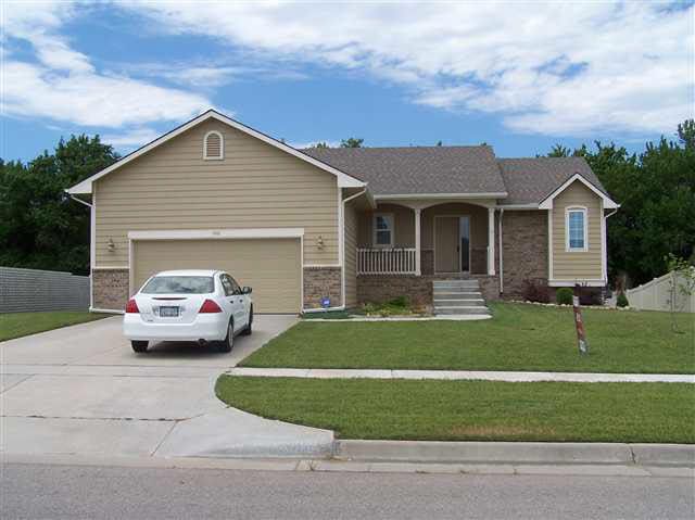 100 E Stone Creek St, Derby, KS 67037