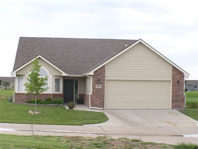 4342 Shadow Glenn Ct, Wichita, KS 67226