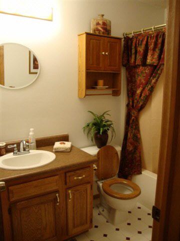 6429 Danbury, Bel Aire, KS 67226