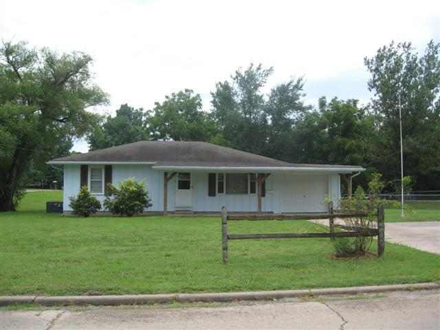 517 E 2nd, Eureka, KS 67045