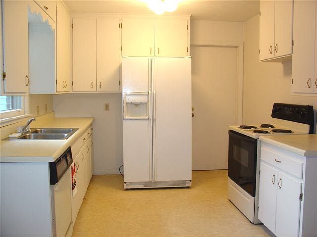 951 S Barlow, Wichita, KS 67207