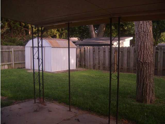 1127 W 8th, Newton, KS 67114