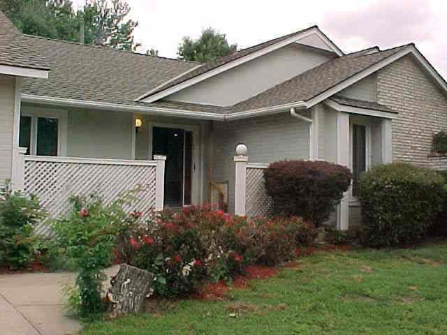 607 Honeybrook, Derby, KS 67037