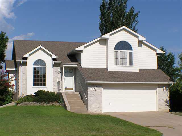 2019 S Beech, Wichita, KS 67207