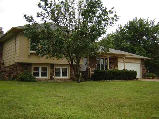 205 Wagon Rd, Rose Hill, KS 67133