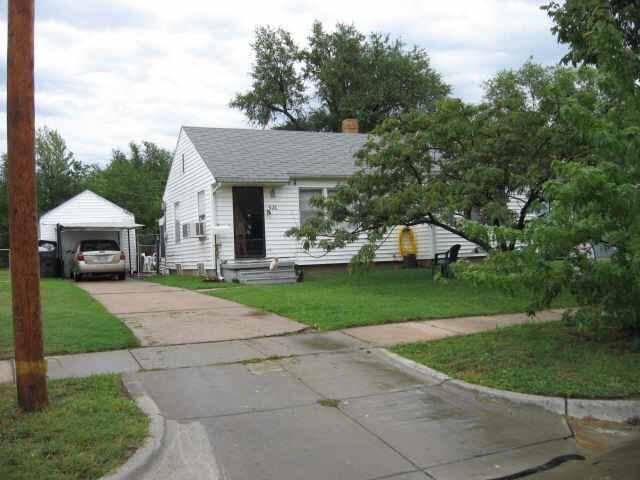 926 N Pinecrest, Wichita, KS 67208