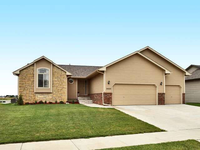 2425 N Fieldstone, Andover, KS 67002