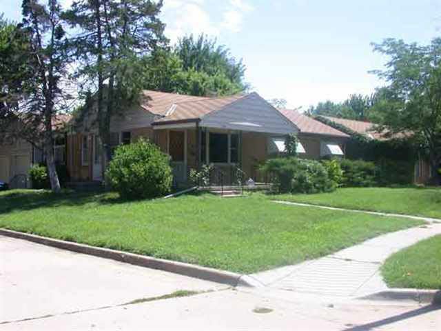 2102 S Old Manor, Wichita, KS 67218
